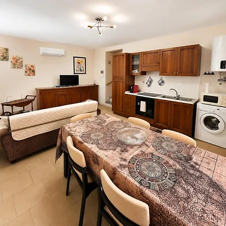 Tra I Laghi Maggiore E D'orta Apartman *
